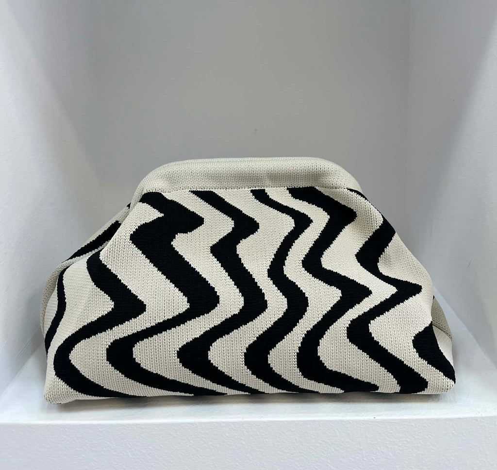 Wave Clutch - Black