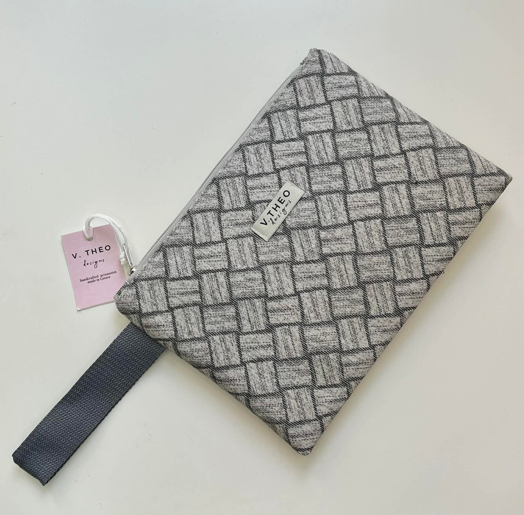 Χειροποίητο τσαντάκι γκρι σχέδιο