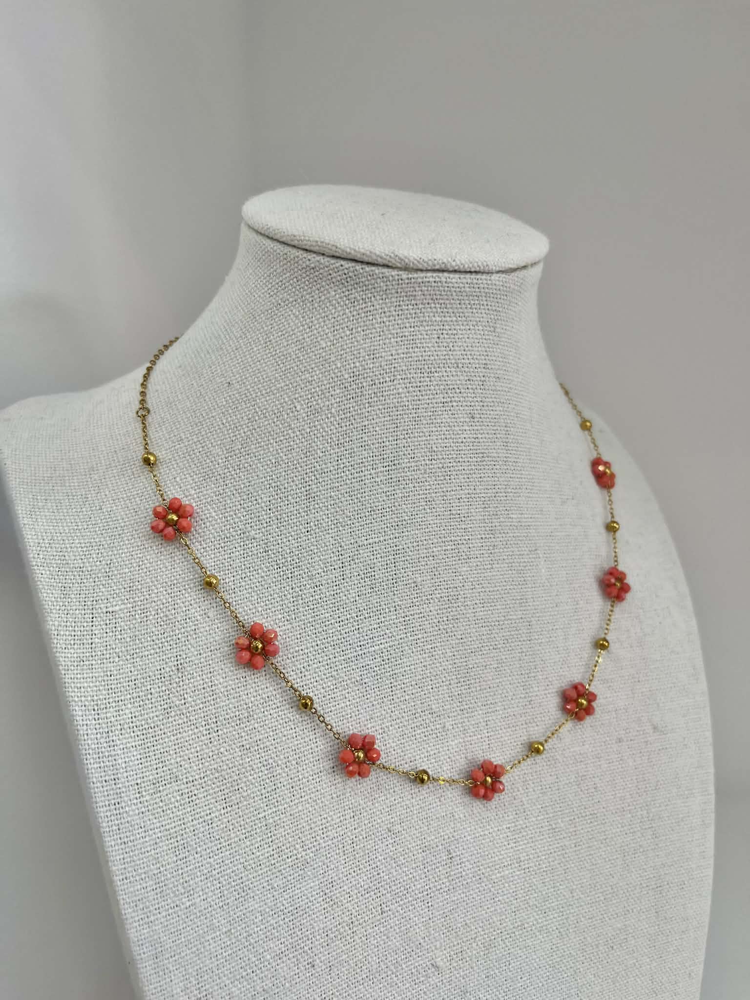 Flower Necklace - Peach